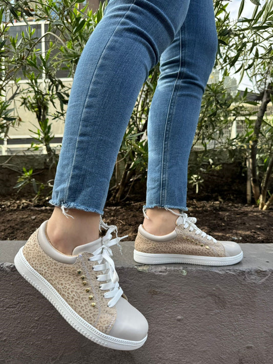 Zapatilla Amatista Tachas