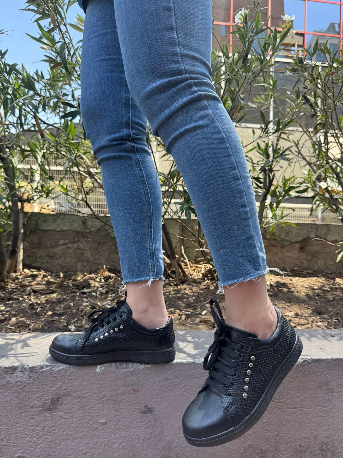 Zapatilla Amatista Tachas