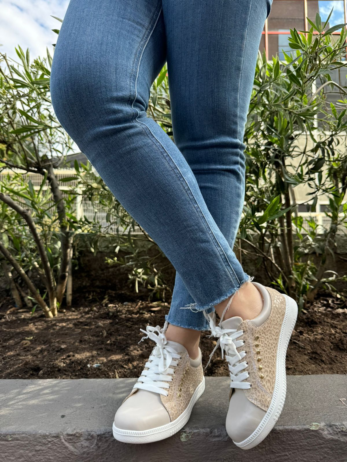 Zapatilla Amatista Tachas