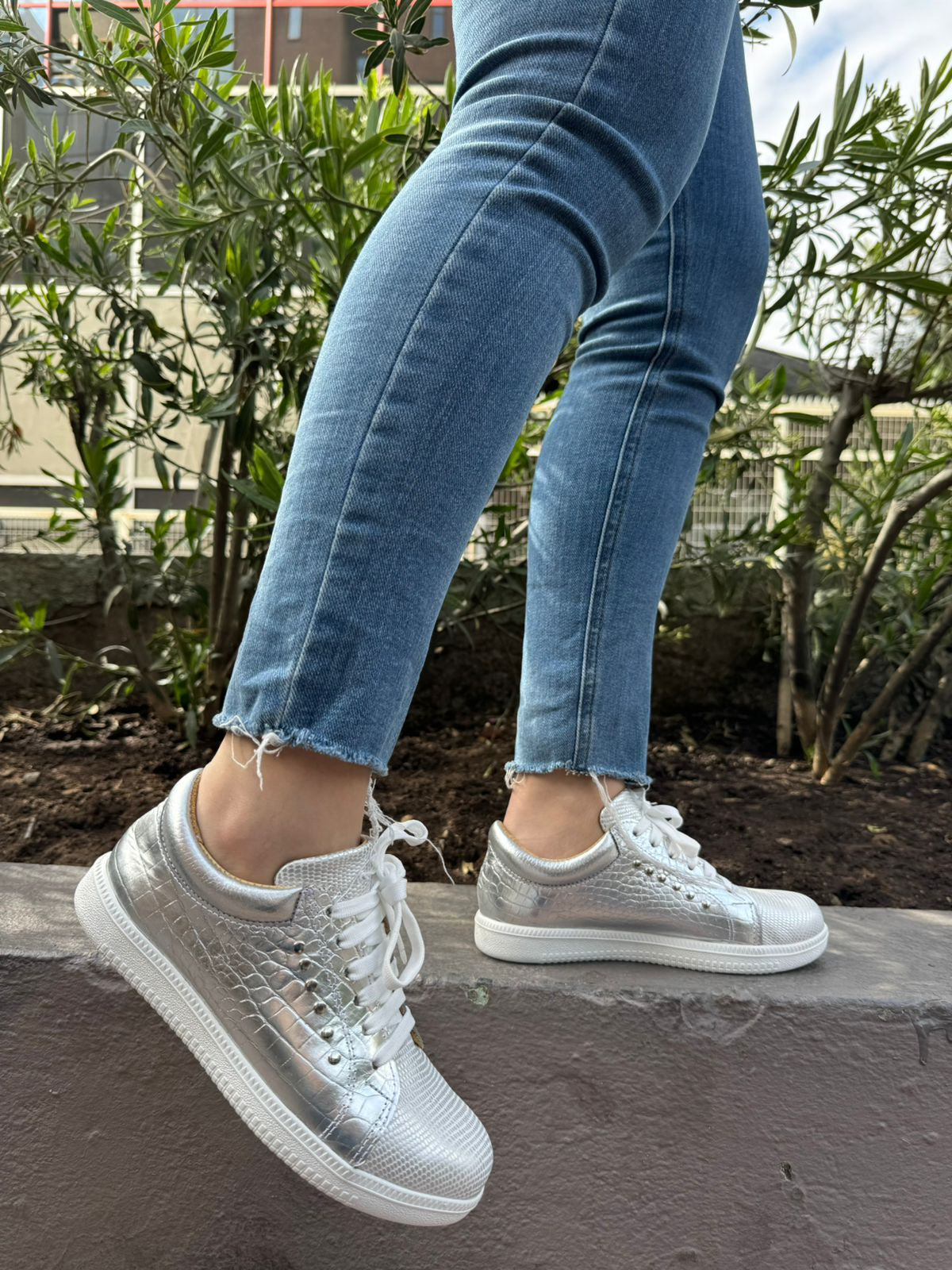 Zapatilla Amatista Tachas